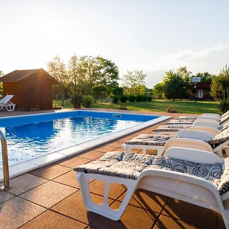 Tenisz Apartman