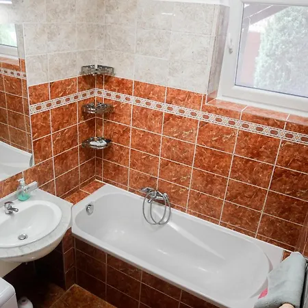 Tenisz Vendeghaz Apartament Ordacsehi