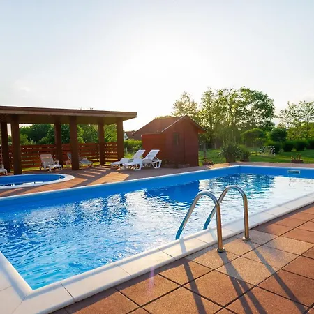 Apartament Tenisz Vendeghaz